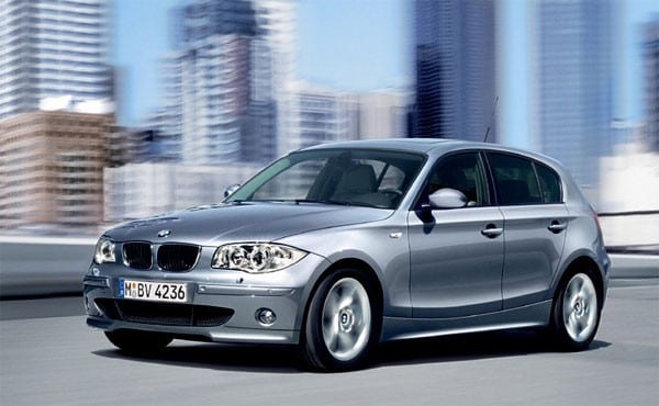 Sølvfarget Bmw i fart